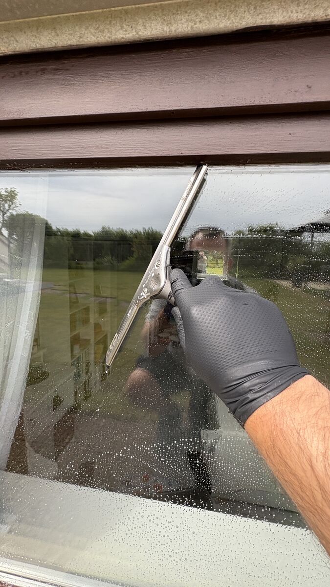 Professionelle Glasreinigung Brühl - Seniorenservice verfügbar